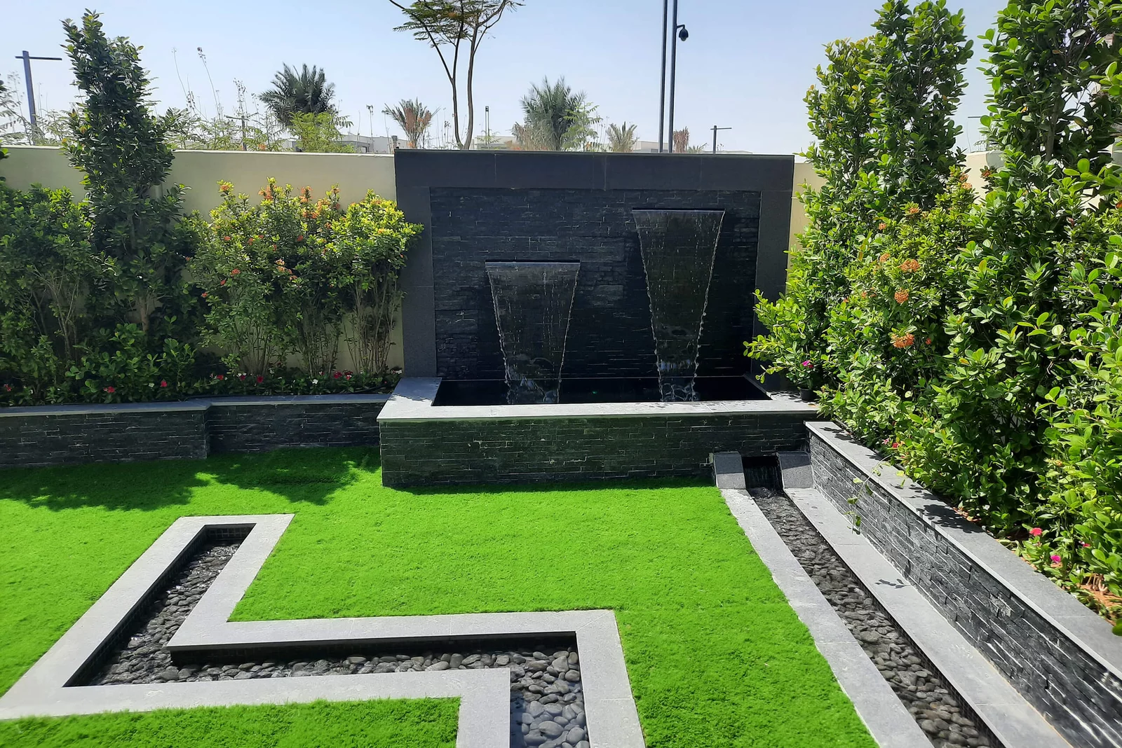 Backyard Wall Fountain Landscape design 1